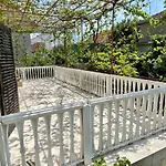 Lilys Paradise Tatil Evi